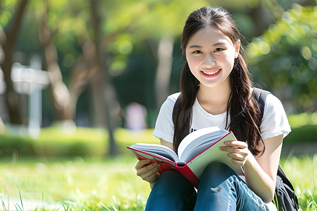 新乡学院和河南工学院哪个好？